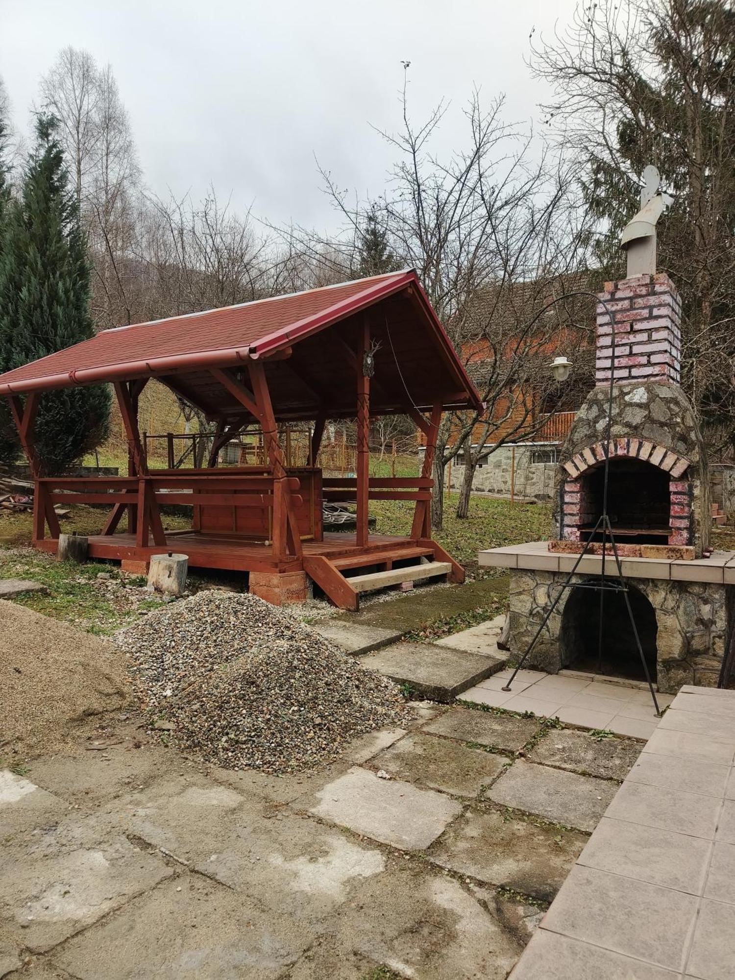 Casa Dintre Meri Poiana Mărului Exteriör bild