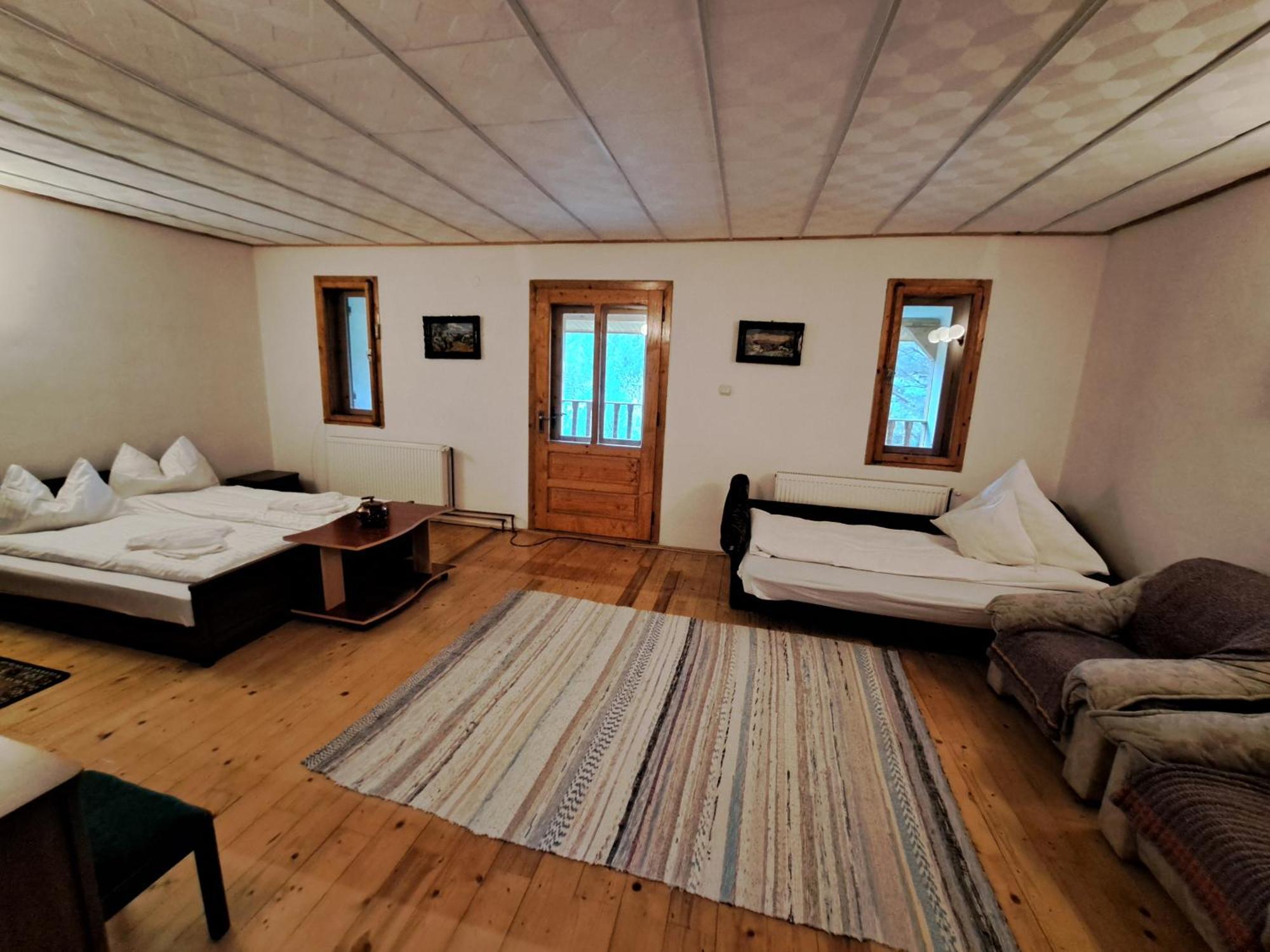 Casa Dintre Meri Poiana Mărului Exteriör bild