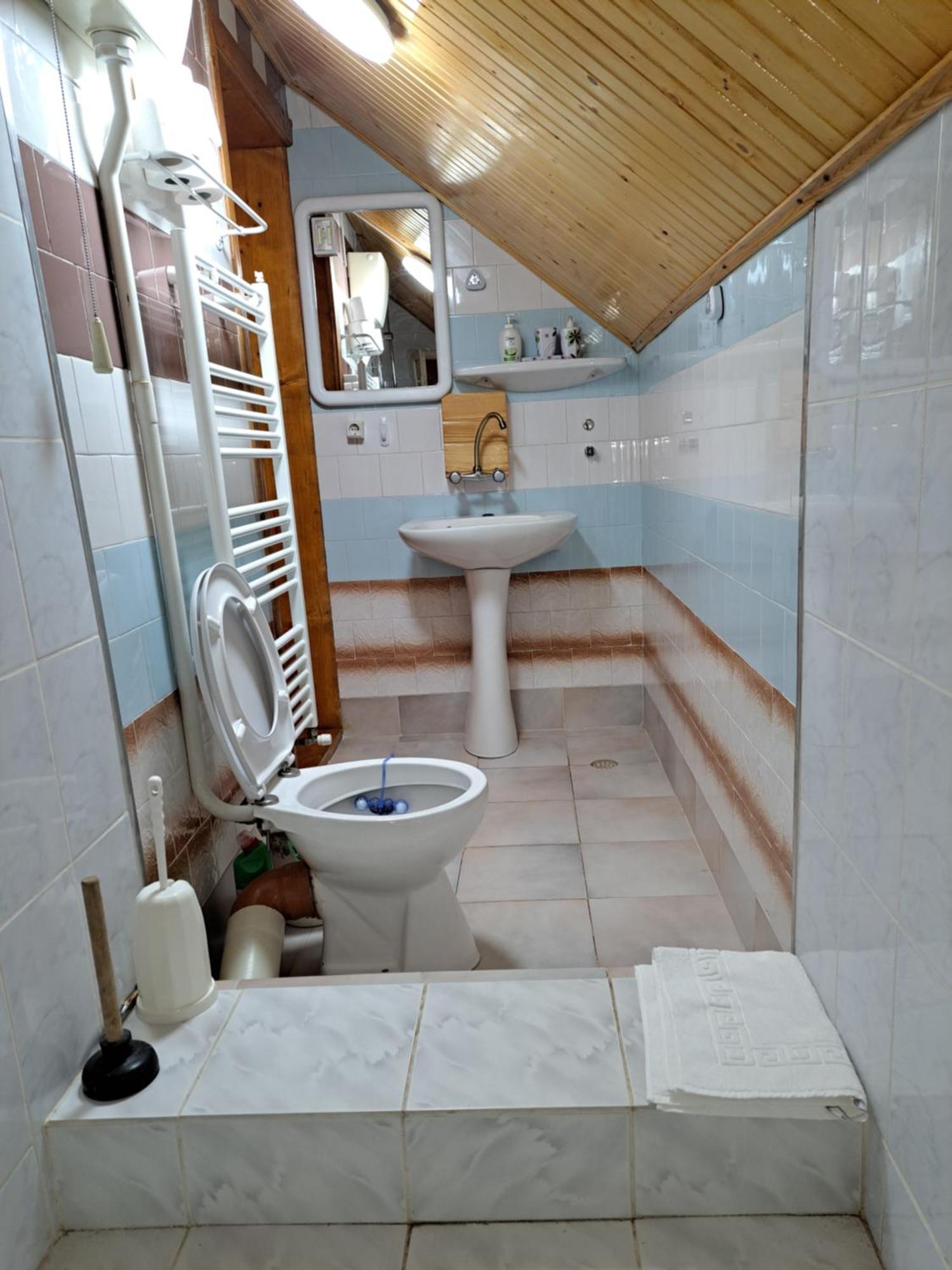 Casa Dintre Meri Poiana Mărului Exteriör bild